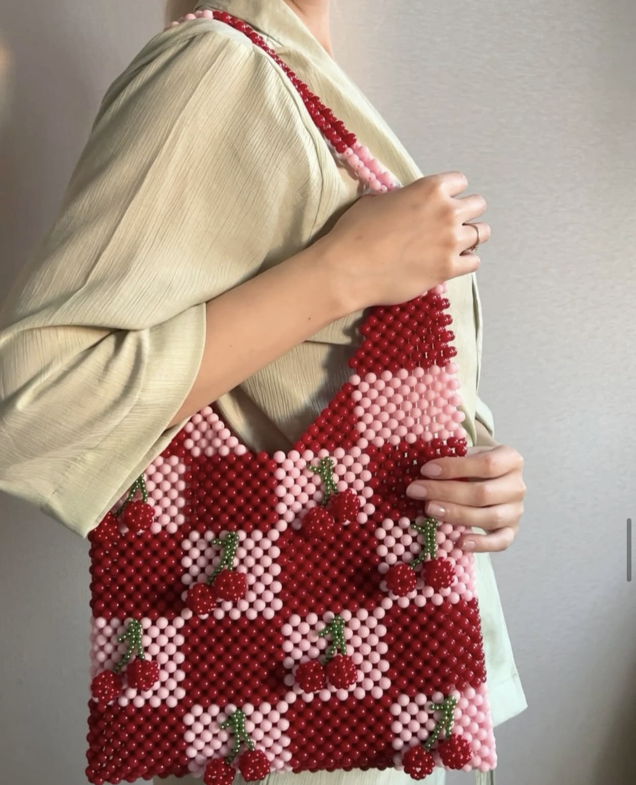 شنطة اكليريك كريز